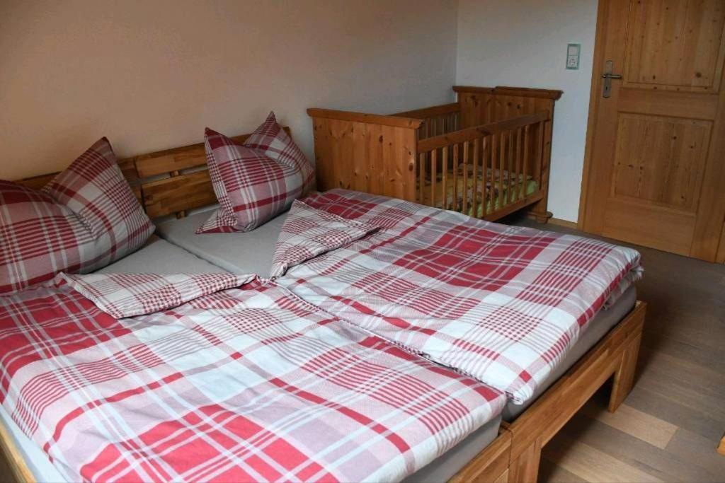 Ferienwohnung Glueck Saaldorf-Surheim Exterior foto